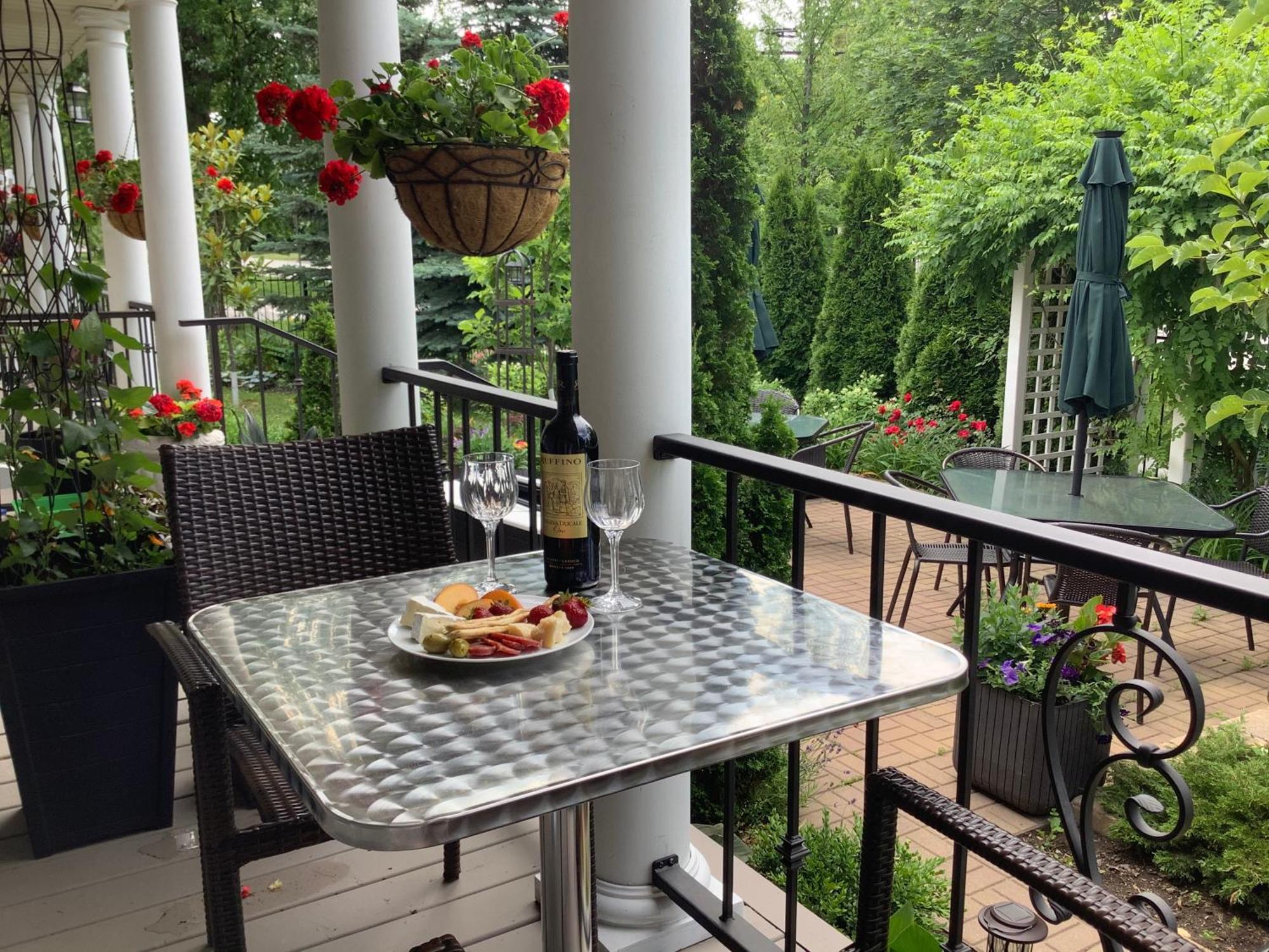 Via Veneto - Old Town Bed & Breakfast Niagara-on-the-Lake Luaran gambar