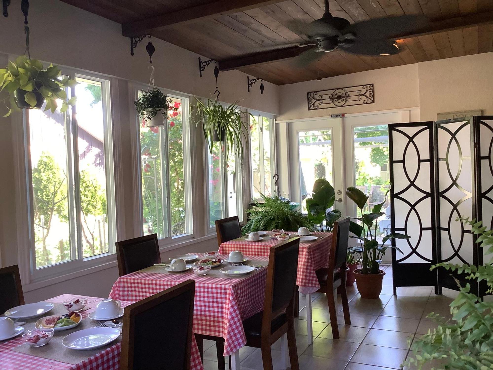 Via Veneto - Old Town Bed & Breakfast Niagara-on-the-Lake Luaran gambar
